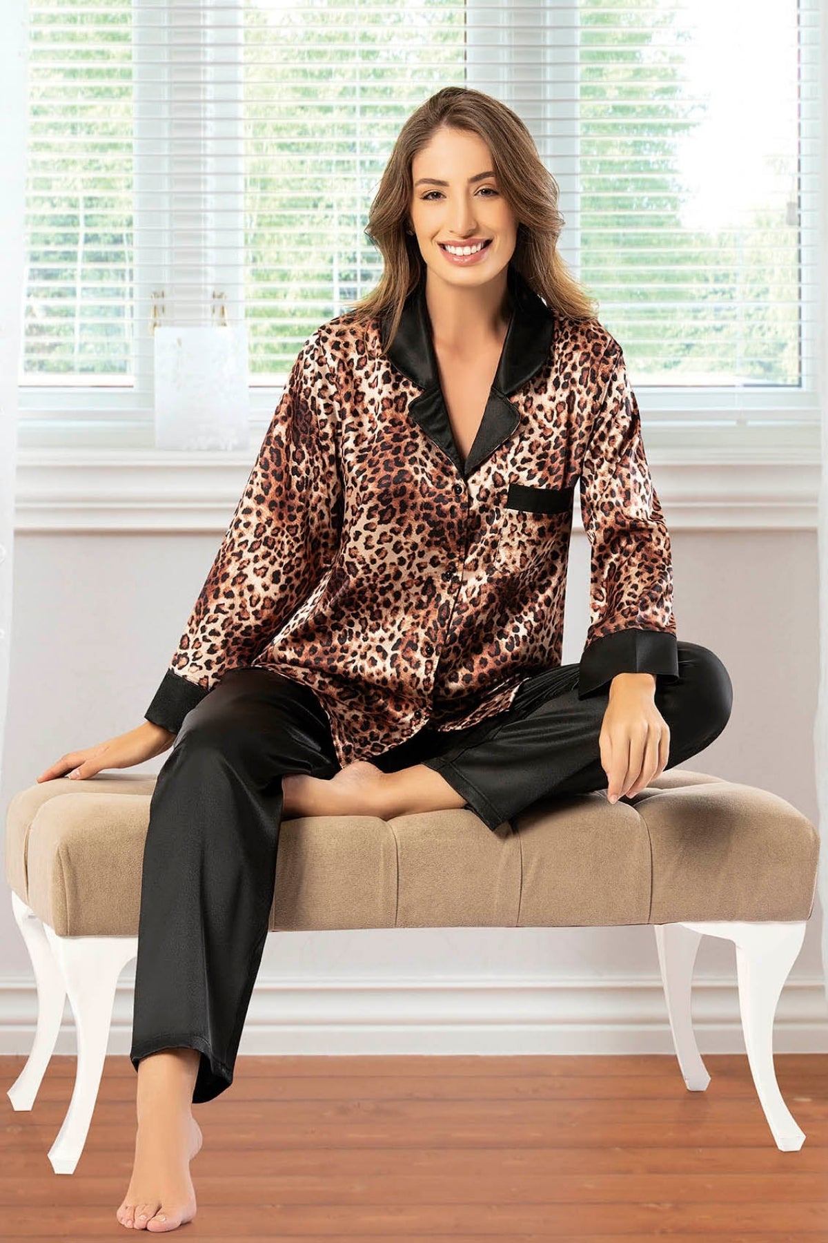 Chic Button-Front Satin Pajamas with Leopard Print and Convenient Pockets - 4605